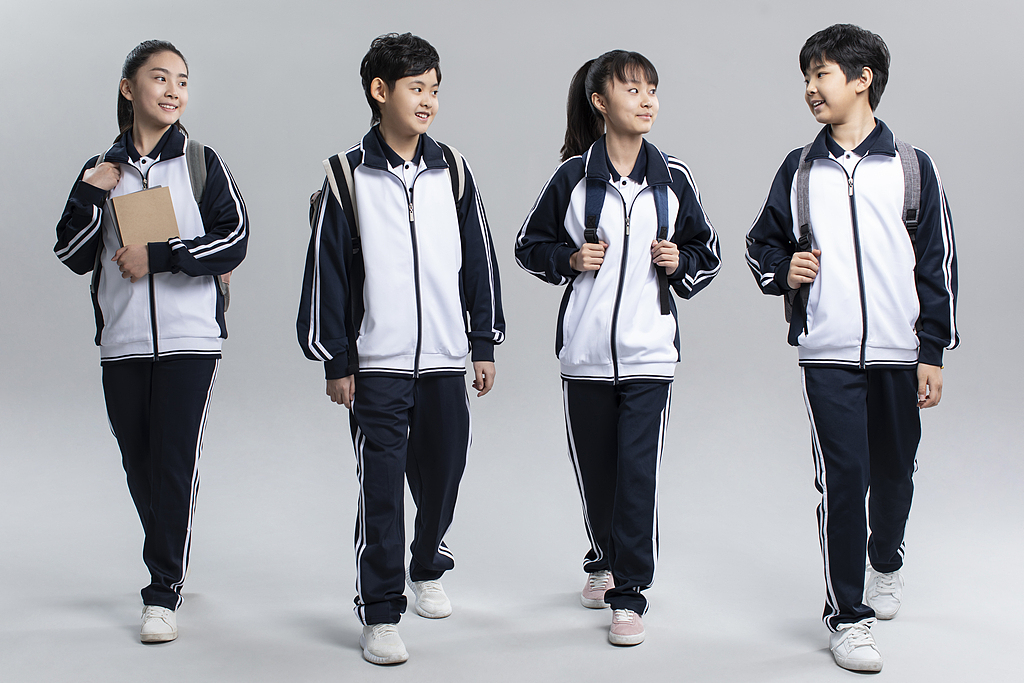 中小学生被“黑话烂梗”包围怎么办