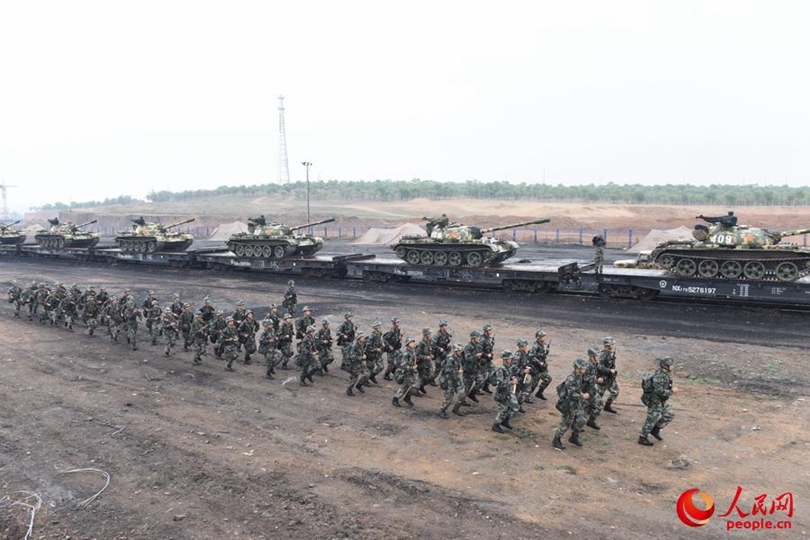 40军塞外劲旅奔赴朱日和远程机动层层设坎