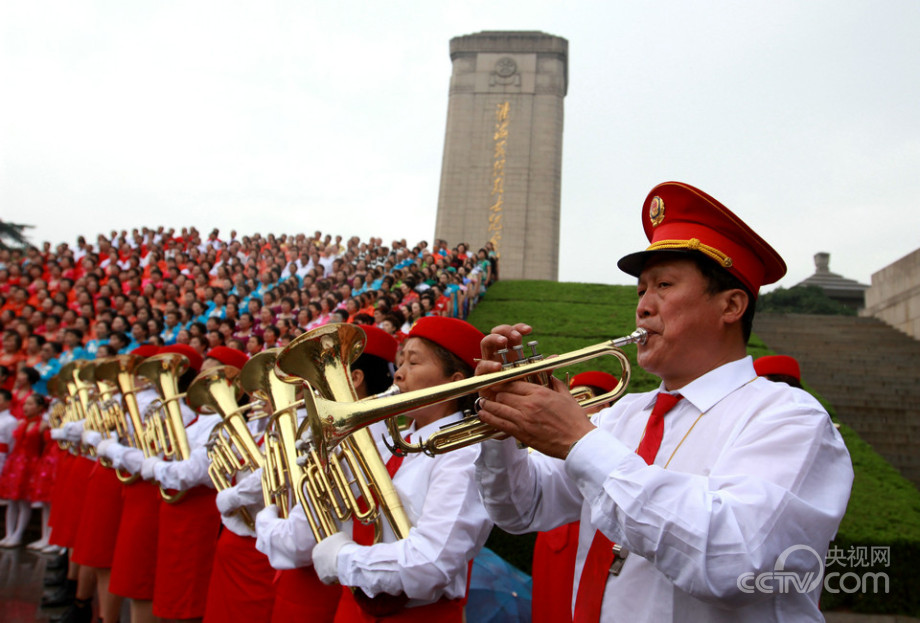 千人同唱《保卫黄河》