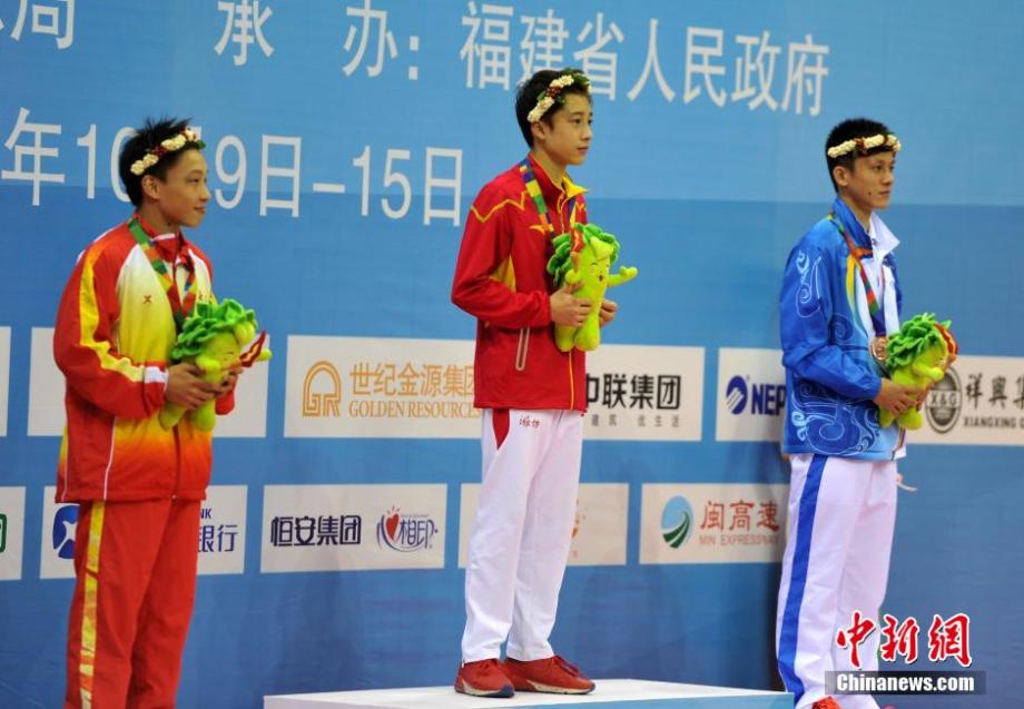 高清组图青运会男子十米台练俊杰获得冠军