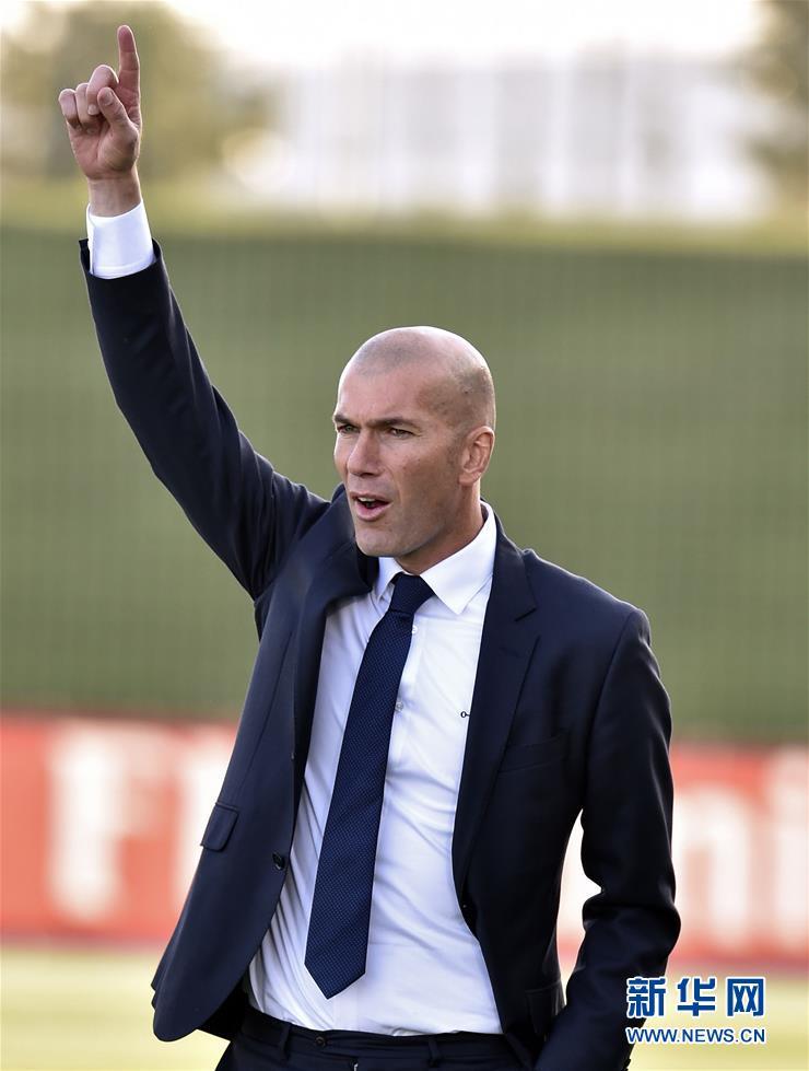 [高清组图]皇马新主帅齐达内足球生涯经典瞬间