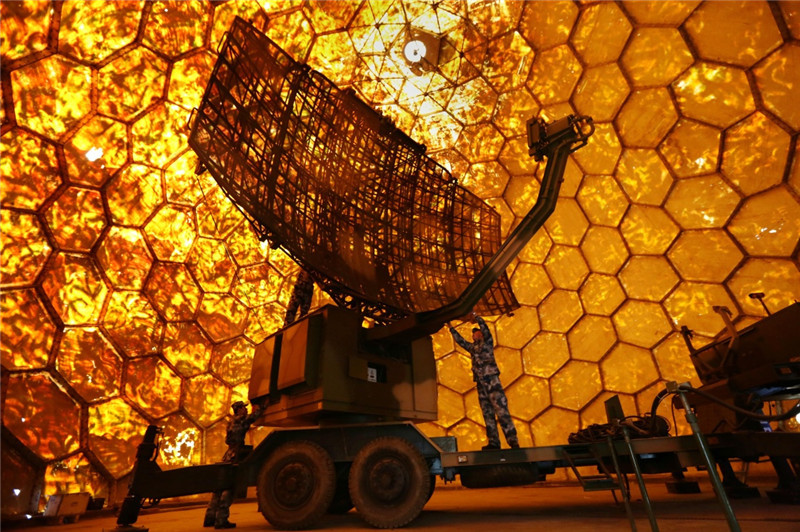 空军驻藏某雷达站冰天雪地练精兵_军事频道