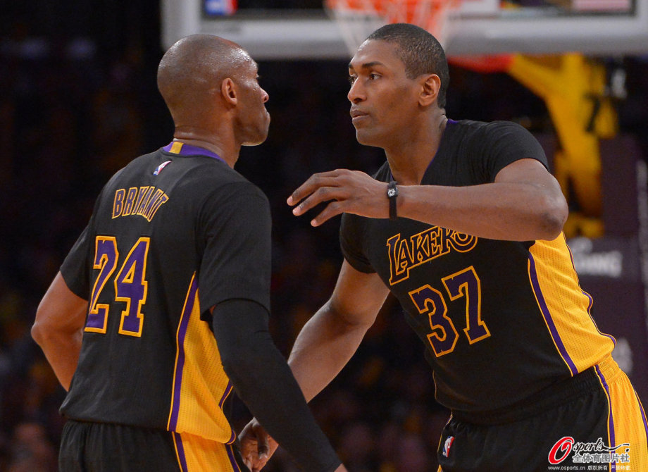 [高清组图]科比28分兰德尔首三双 湖人不敌掘金