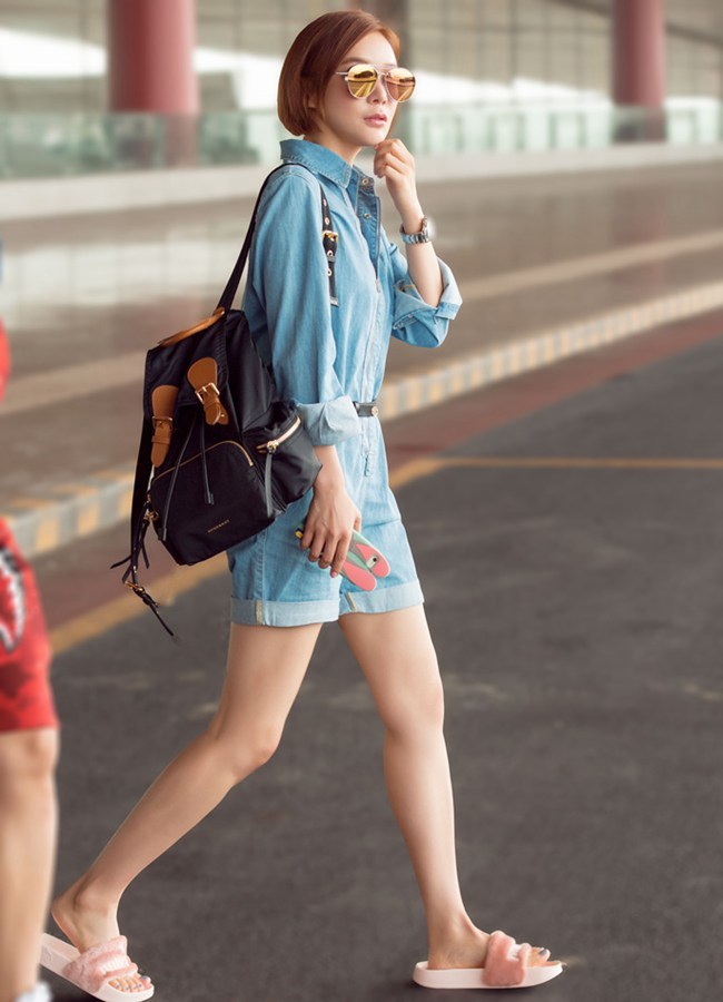 4/10   原来女星穿拖鞋出行还那么fashion!