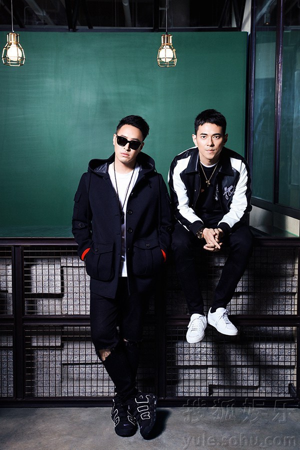 李晨潘玮柏七年并肩 封面拍摄时间表达信念