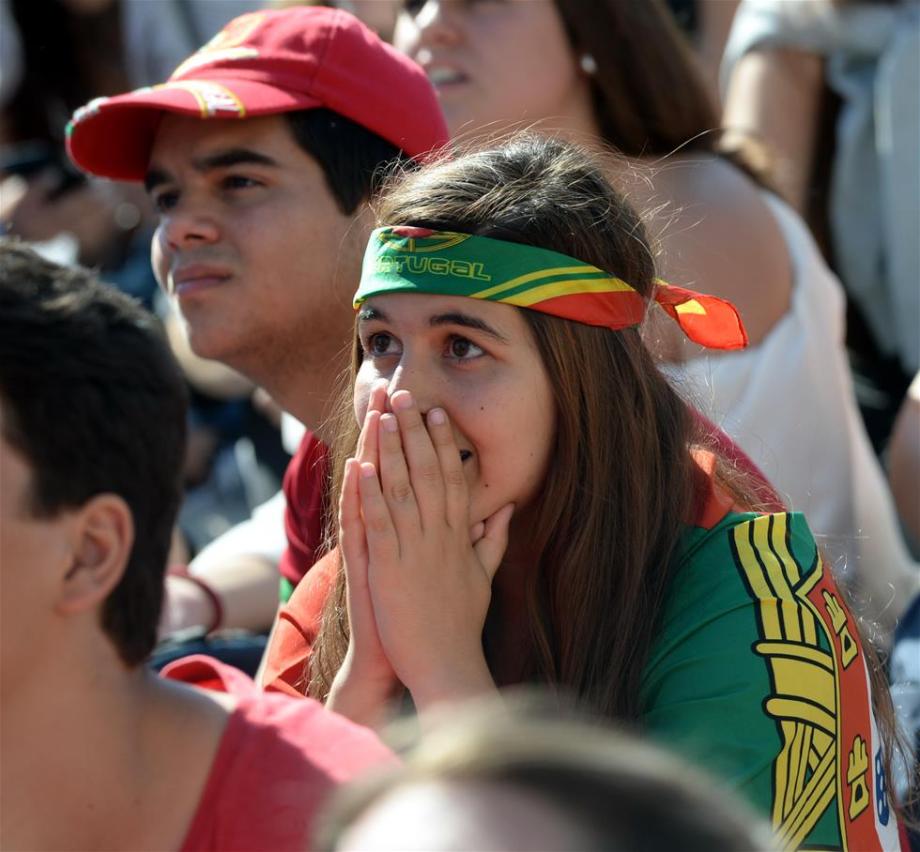 [高清组图]2016欧洲杯 球迷庆祝葡萄牙小组出线