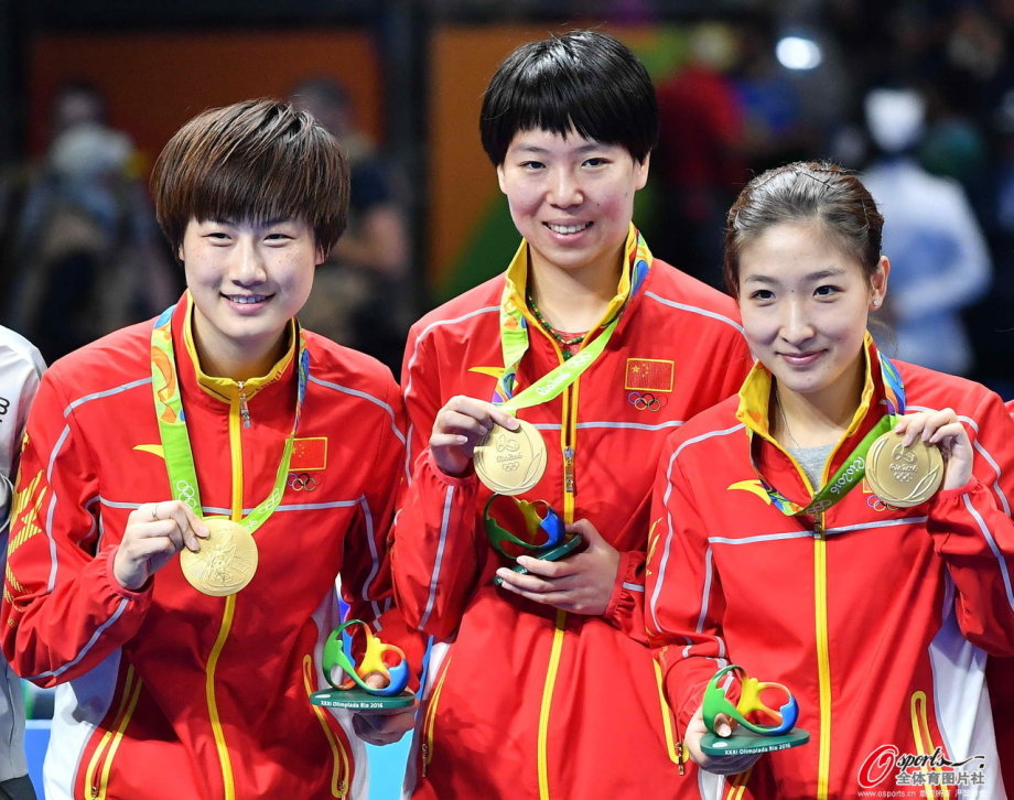 [高清组图]奥运乒乓球女团颁奖仪式 中国夺冠