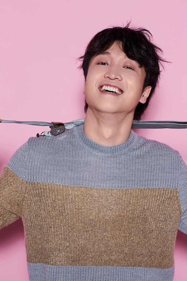 速来围观张海宇暖萌写真,这个boy有点调皮!