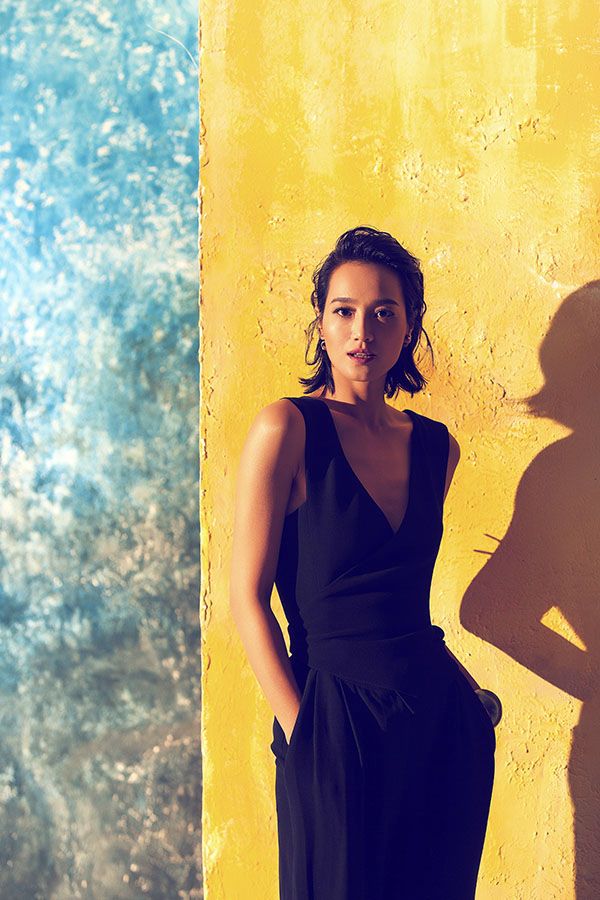 朱丹演绎帅气成熟风 魅力小露性感