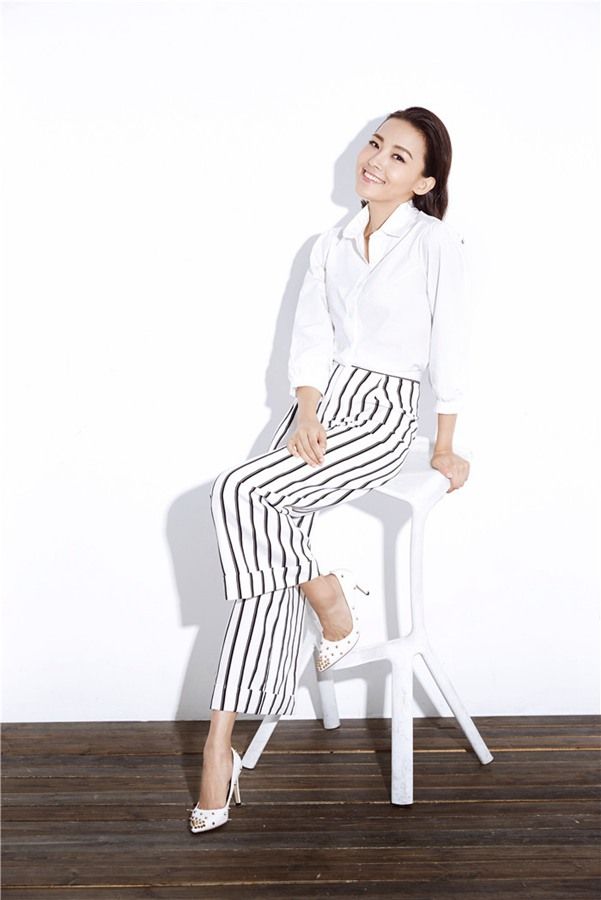 郑罗茜纯美大片曝光 明眸浅笑如沐春风