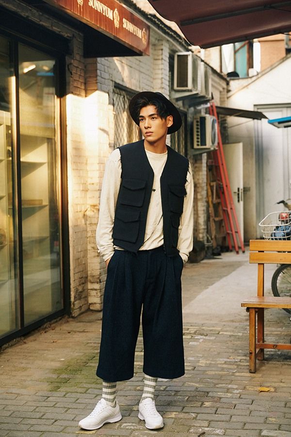 文渊最新街拍曝光 酷男潮人随心切换