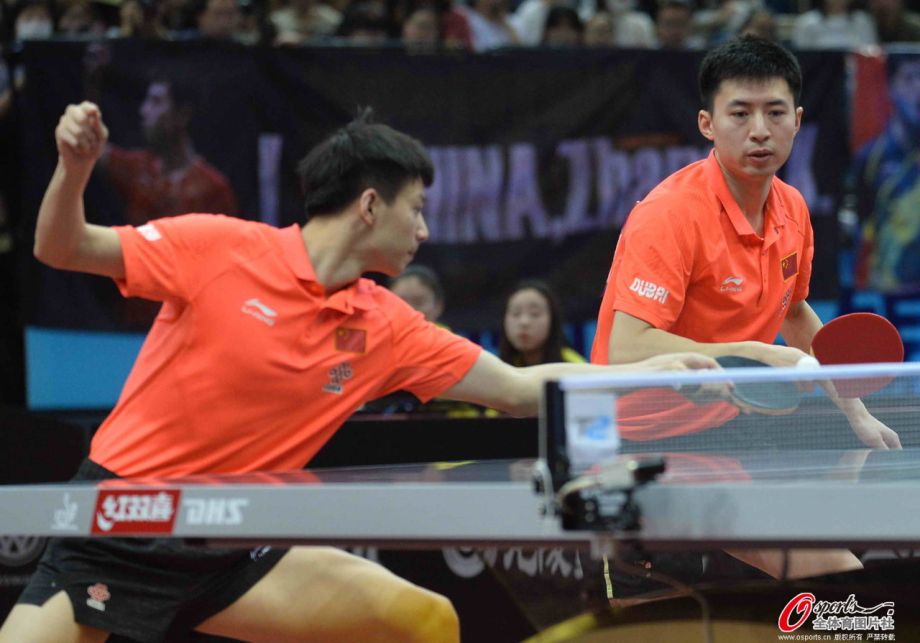 [高清组图]樊振东/林高远3-1方博/周雨 问鼎男双