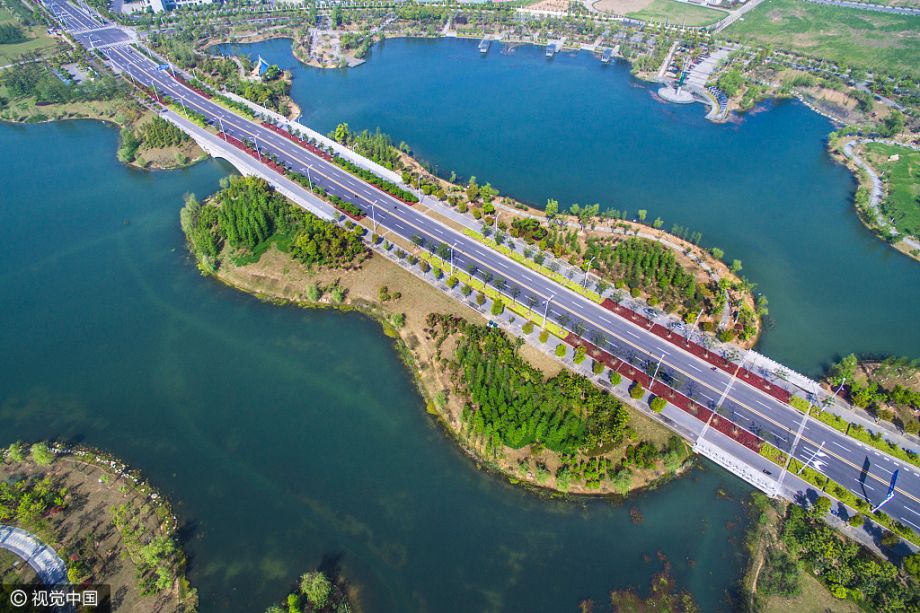 通过无人机鸟瞰瑞湖,犹如一把巨型大提琴浮在湖面