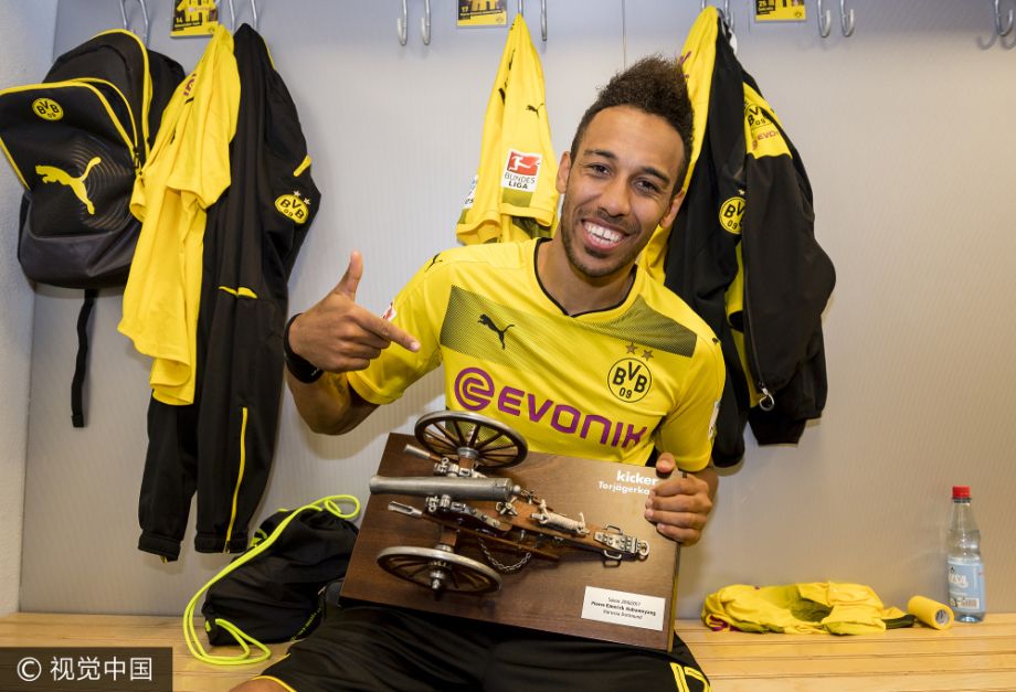 高清组图31球奥巴梅扬逆转莱万获德甲小钢炮