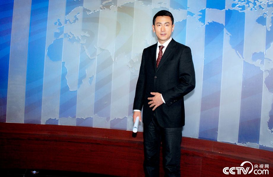 央视中文国际频道主持人鲁健精彩图集