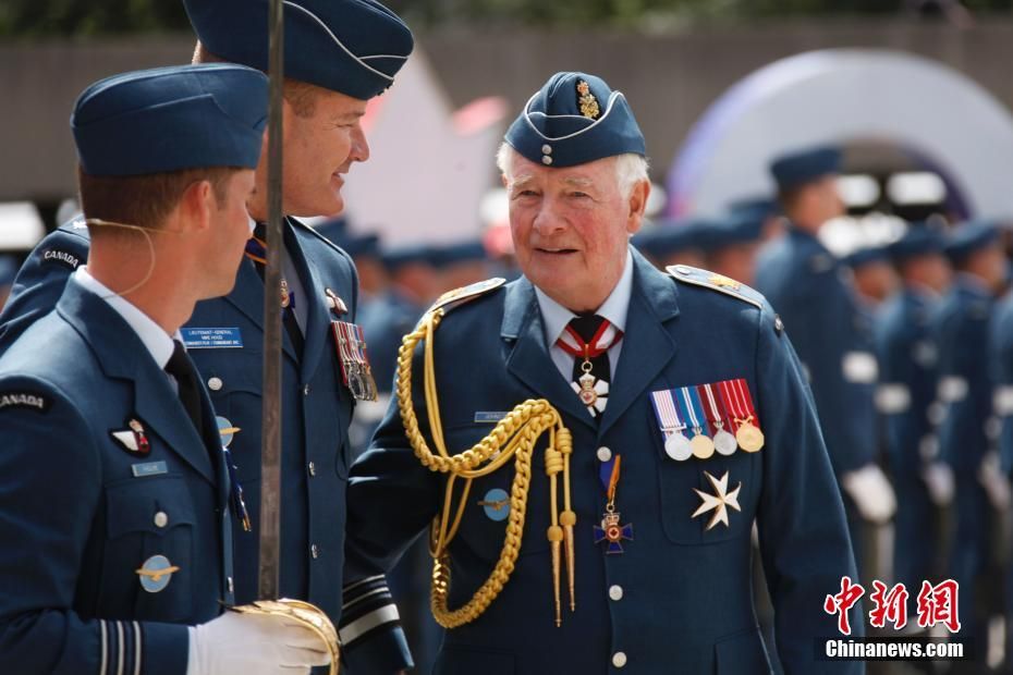 加拿大皇家空军启用新一代旗帜