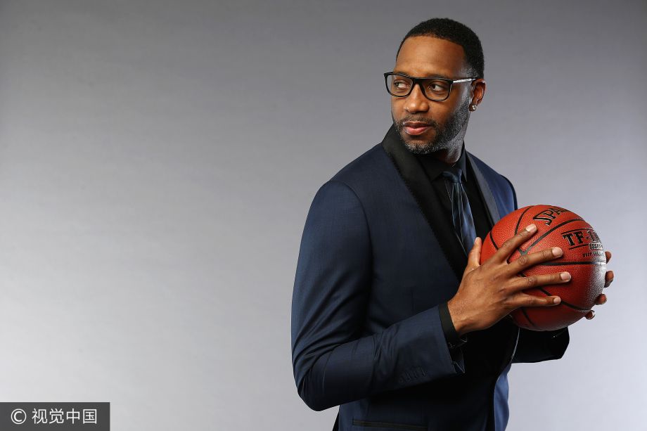 高清组图麦蒂拍名人堂写真西装黑框镜帅气文雅