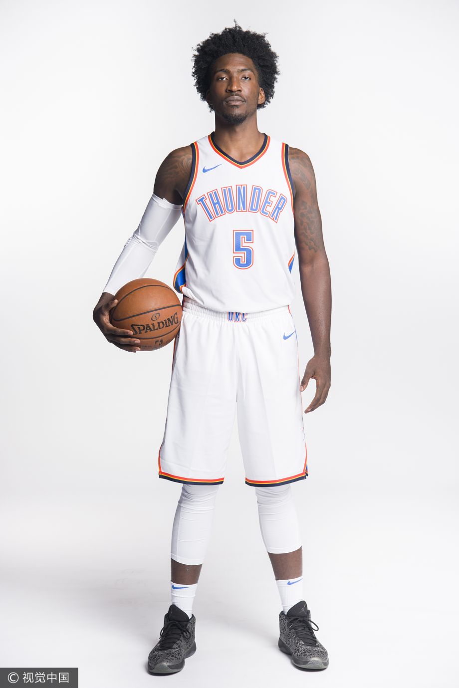 [高清组图]威少领衔拍写真 安东尼另类帽衫出镜