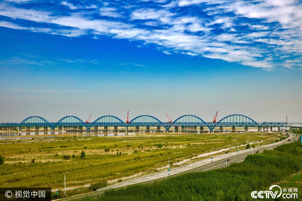 银川:银西高铁黄河特大桥主桥顺利建成