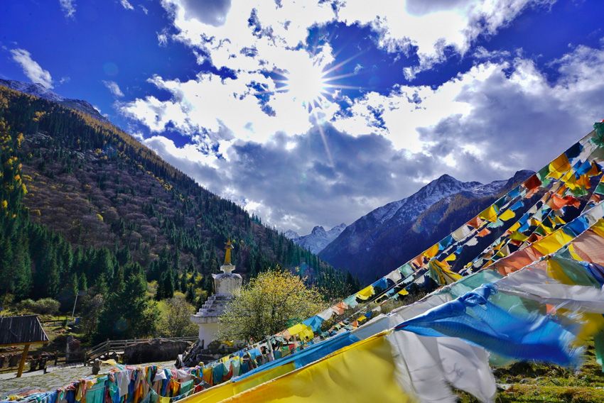 [高清组图]达古冰川:阿坝州又一颗璀璨明珠