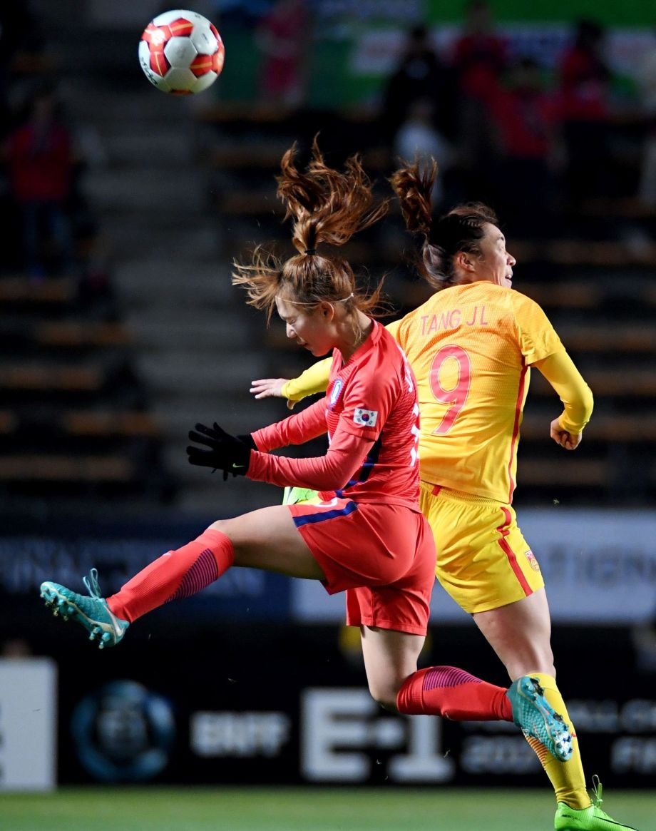 [高清组图]任桂辛世界波吊射 东亚杯女足胜韩国