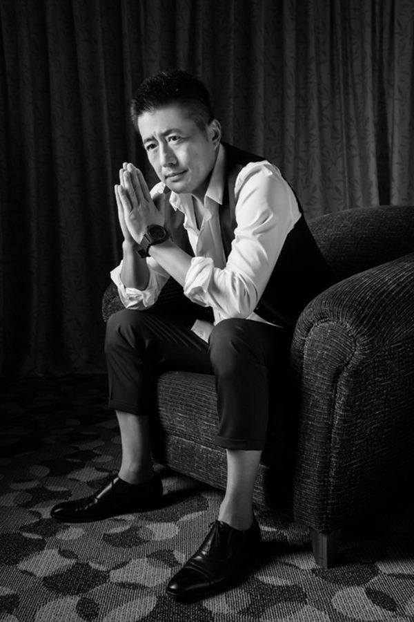 高曙光生活写真曝光 儒雅气质绅士品位