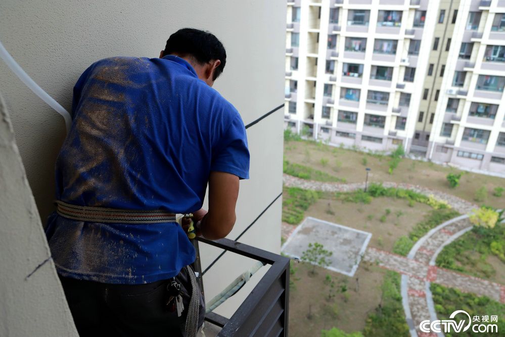 高温下的空调安装工