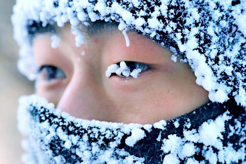【网络媒体国防行】探秘中国最北的边防哨所 战士顶风冒雪巡逻