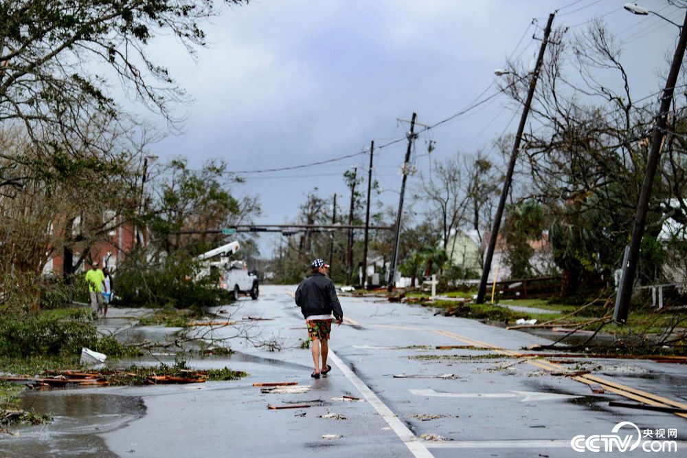 四级飓风"迈克尔"在美国登陆