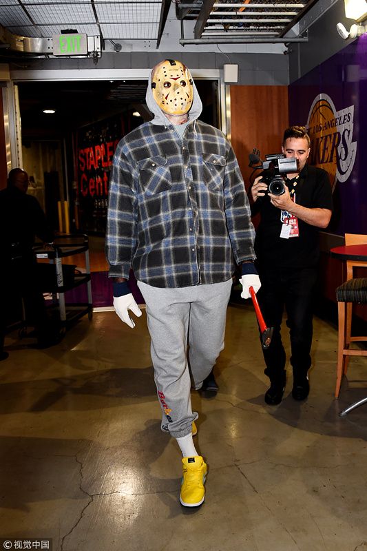 nba球员通道魔鬼聚集