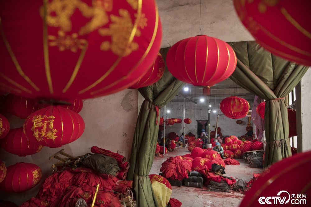 探访"中国宫灯第一村"