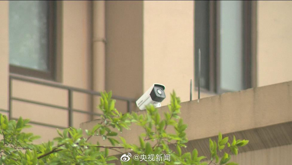 杭州一小区装47个仰拍摄像头监控高空抛物_图片频道_央视网(cctv.com)