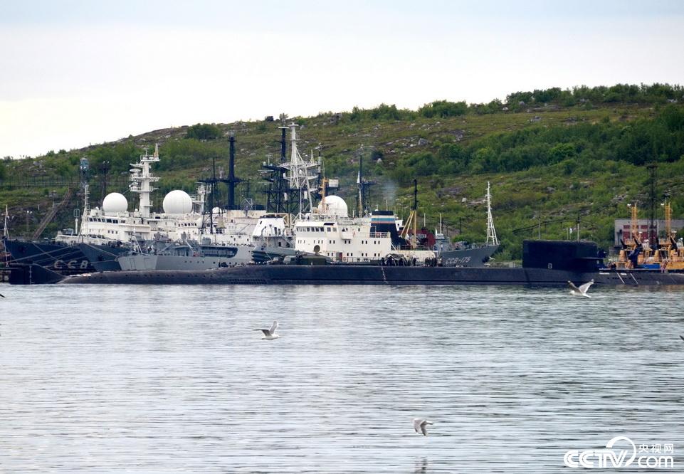 俄罗斯:一艘科研深水潜航器发生火灾 14人遇难