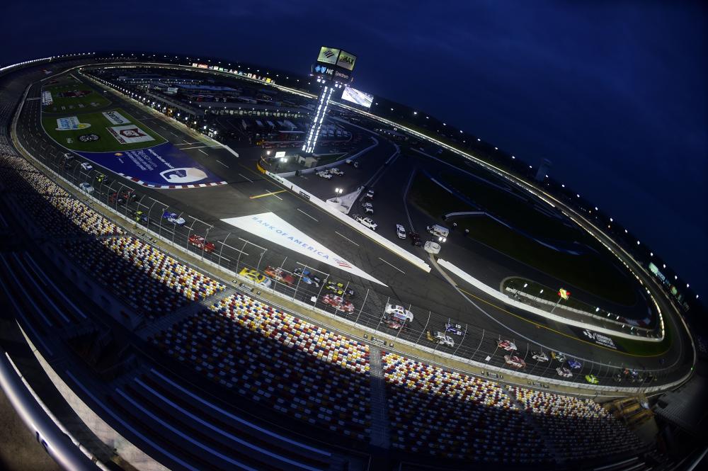 图美国纳斯卡赛事重启比赛空场举行看台无观众