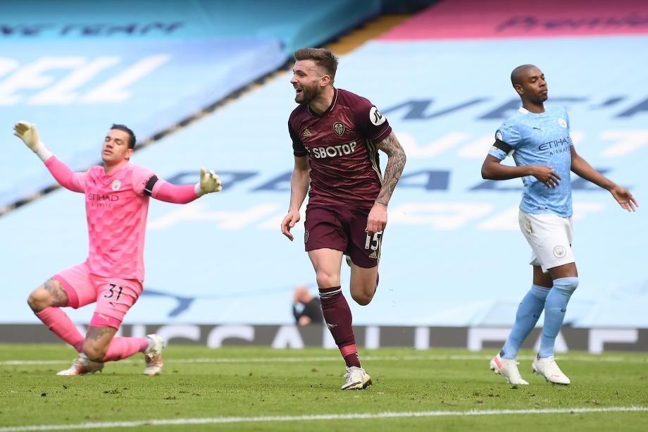 英超 达拉斯补时绝杀十人利兹联客场2 1曼城 体育 央视网 Cctv Com