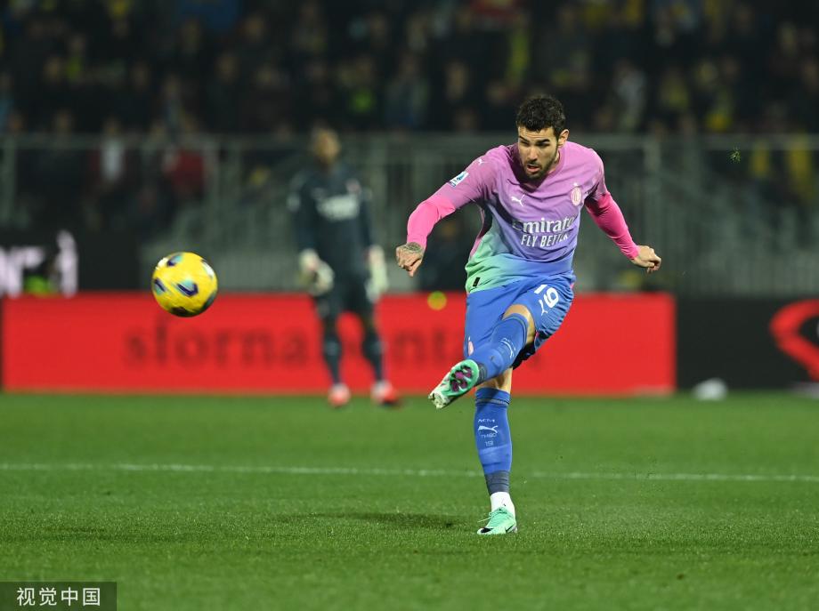 意甲-吉鲁传射约维奇替补制胜 米兰3-2弗洛西诺内
