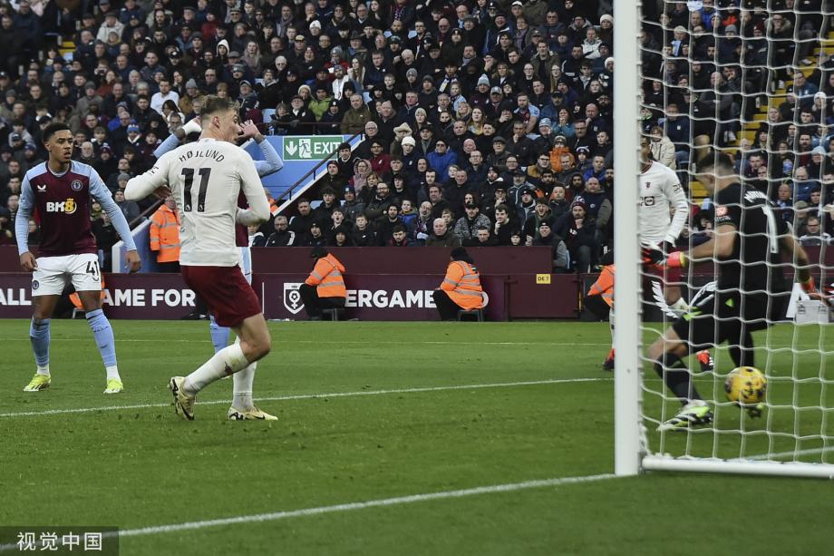 英超-霍伊伦破门麦克托米奈绝杀 曼联2-1维拉