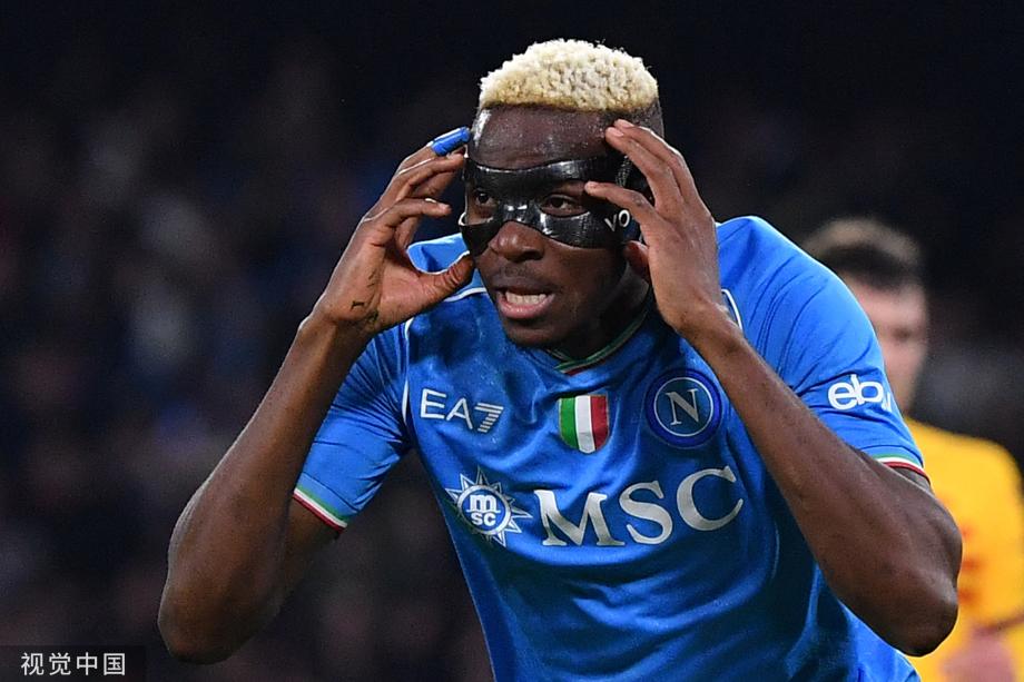 莱万破僵局奥斯梅恩扳平 巴萨1-1那不勒斯