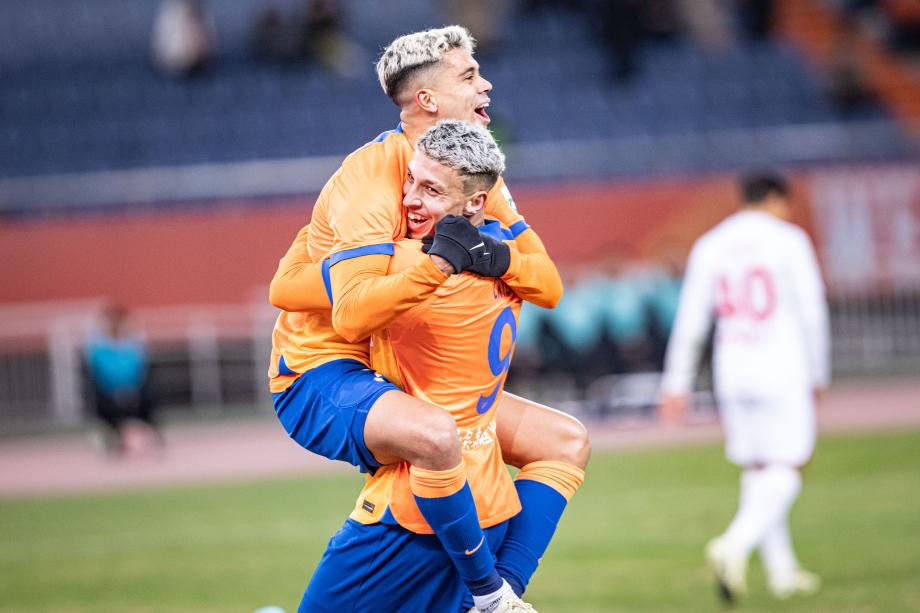 帕托补射得手克雷桑破门 山东泰山获开门红