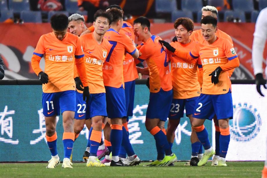 帕托补射得手克雷桑破门 山东泰山获开门红