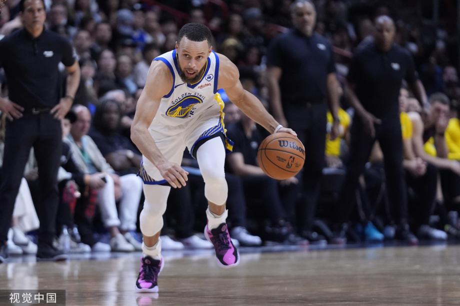 克莱重回首发砍28分库里17分 勇士扑灭热火