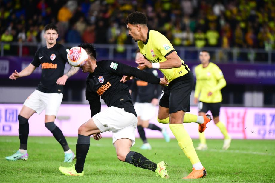 青岛西海岸1-0获中超首胜 送青岛海牛三连败