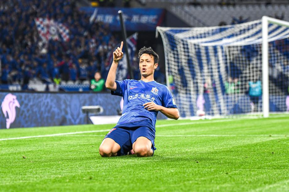 中超-谢鹏飞独造3球 申花4-1武汉取五连胜