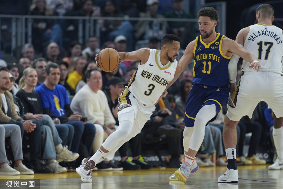 麦科勒姆28+5库里33+5 鹈鹕20记三分险胜勇士