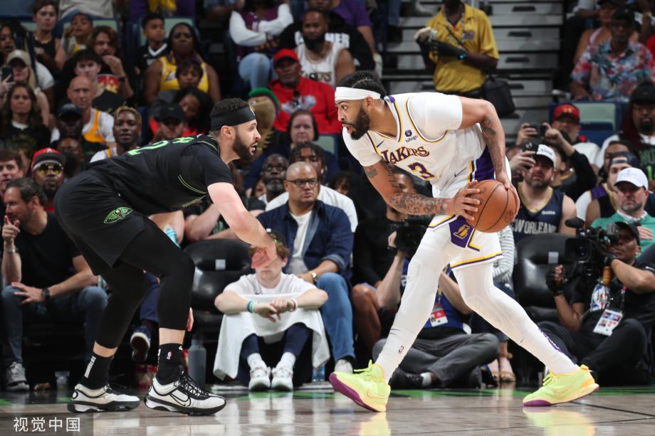 詹姆斯大号三双浓眉30+11 湖人胜鹈鹕锁定第八