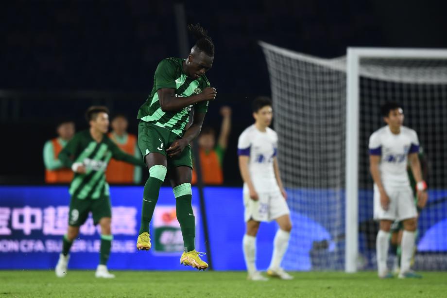 奥乌苏两球莱昂纳多破门 浙江主场险胜天津