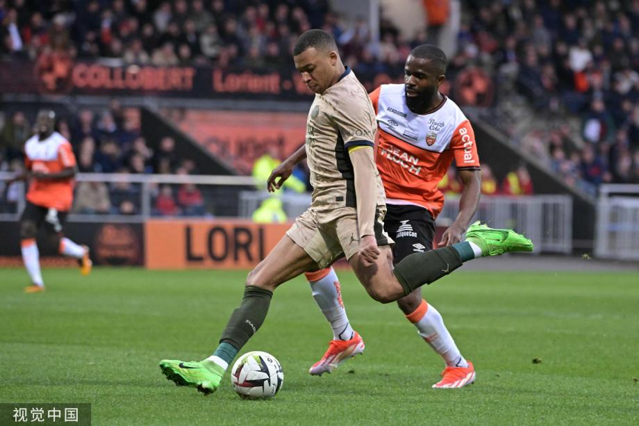 法甲-姆巴佩登贝莱梅开二度 大巴黎4-1洛里昂