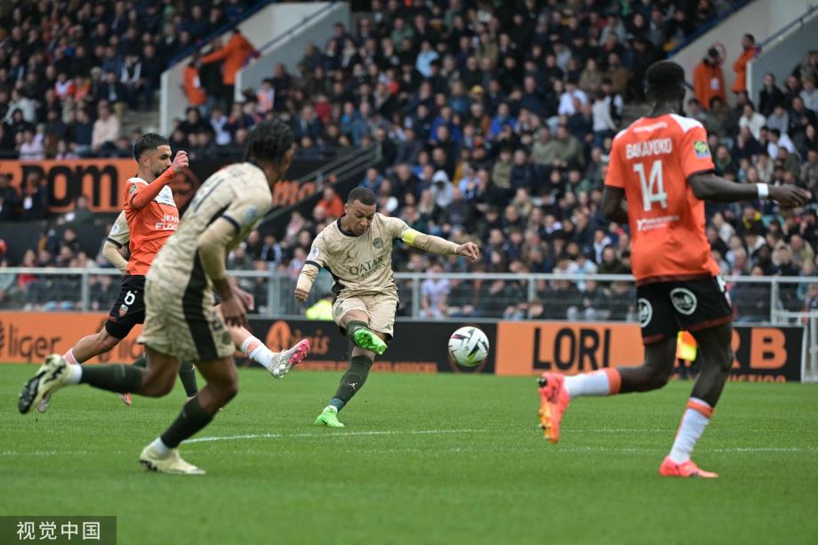 法甲-姆巴佩登贝莱梅开二度 大巴黎4-1洛里昂