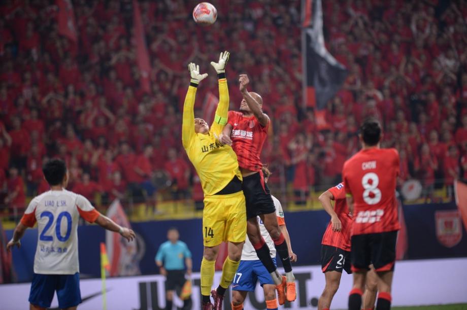 廖力生抽射破门 山东泰山客场击败成都蓉城