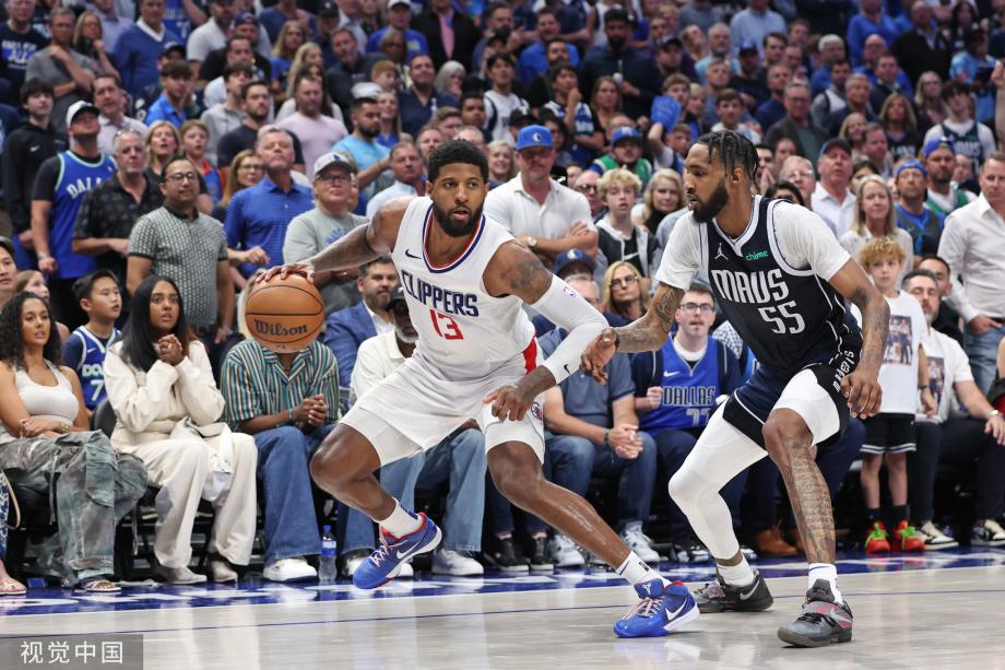 小卡缺阵哈登末节超神 快船胜独行侠总分2-2